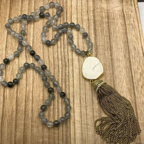 Gray Tone Agate Beaded with Gold Tone Tassel BOHO Necklace - Picture 1 of 5